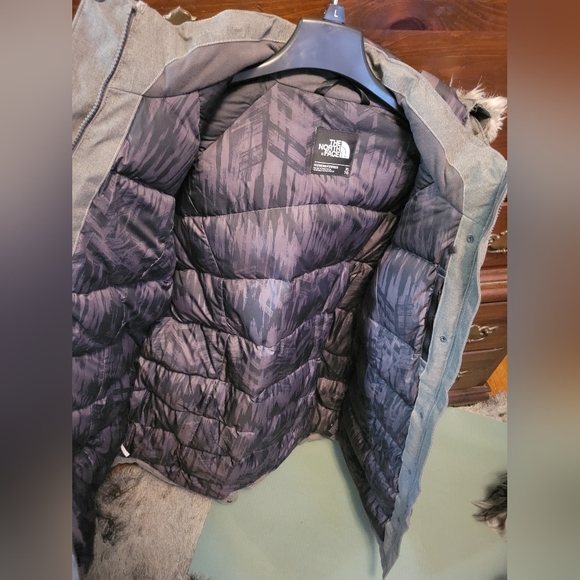 The North Face Artic Parka - size XL - Picture 3 of 4